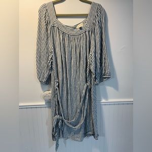 Universal Thread dress with pockets and cinch waist